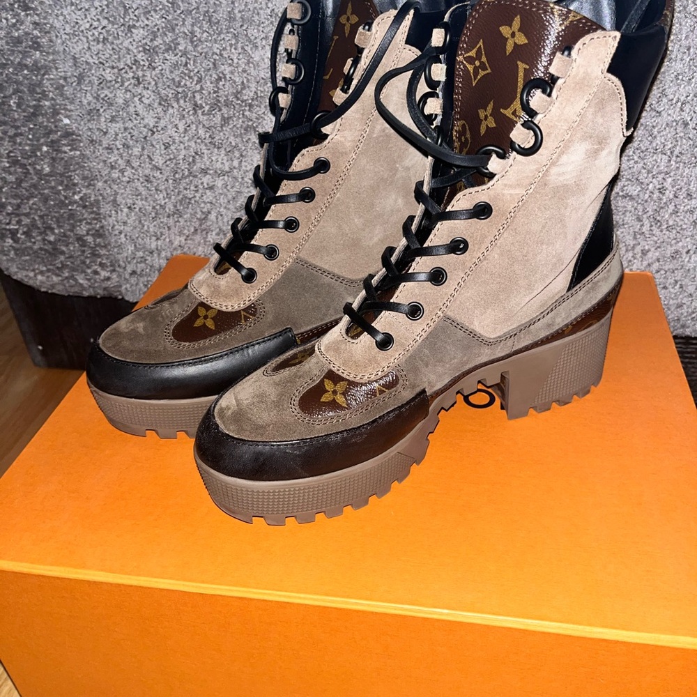 LOUIS VUITTON DESERT BOOTS